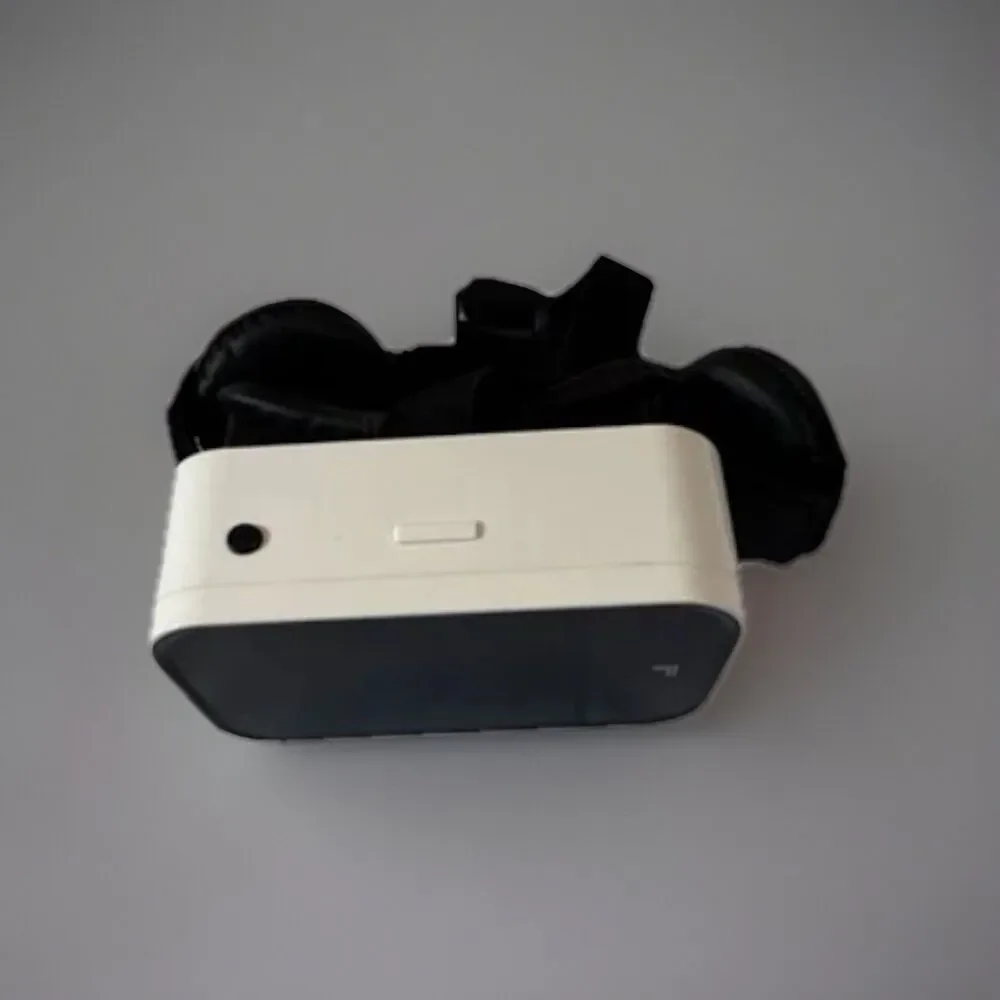 Sharper Image VR Headset + Headphones, Built-In Headphones, 5.5